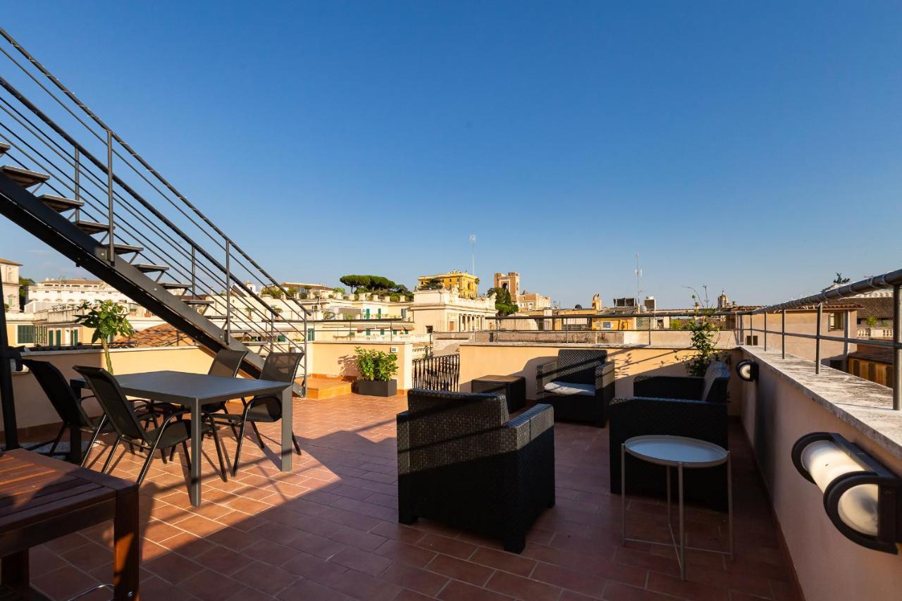 Отель Vivilo Roma Trevi - Luxury Experience - Private Jacuzzi On Terrace - Insane View Экстерьер фото