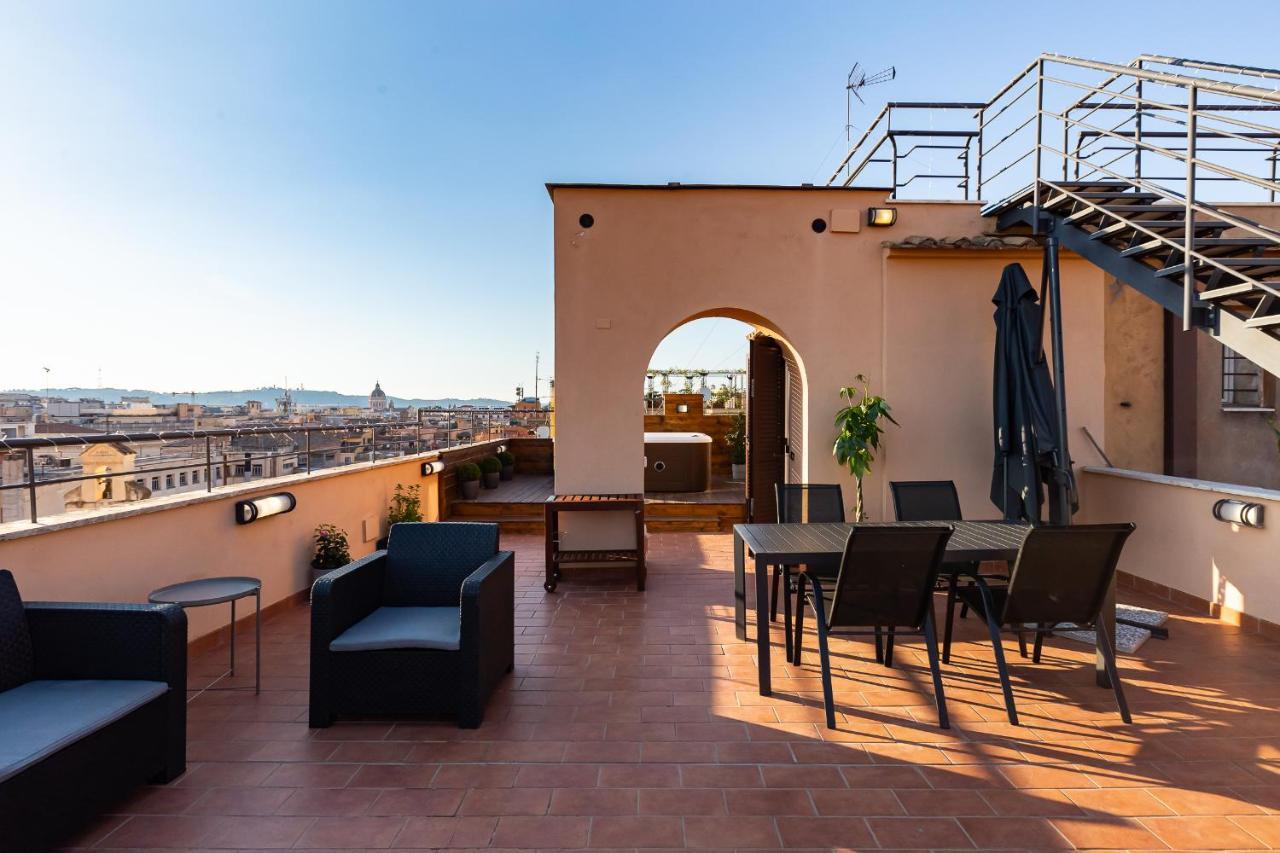 Отель Vivilo Roma Trevi - Luxury Experience - Private Jacuzzi On Terrace - Insane View Экстерьер фото