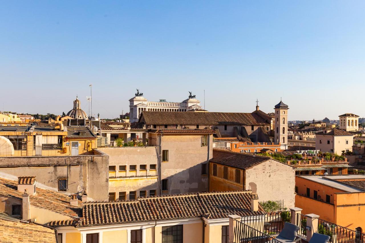 Отель Vivilo Roma Trevi - Luxury Experience - Private Jacuzzi On Terrace - Insane View Экстерьер фото
