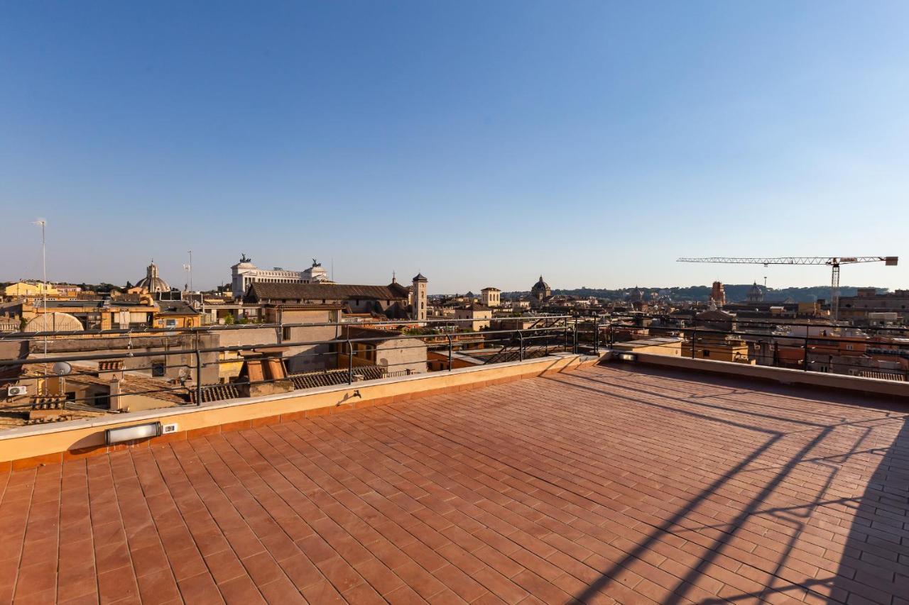 Отель Vivilo Roma Trevi - Luxury Experience - Private Jacuzzi On Terrace - Insane View Экстерьер фото