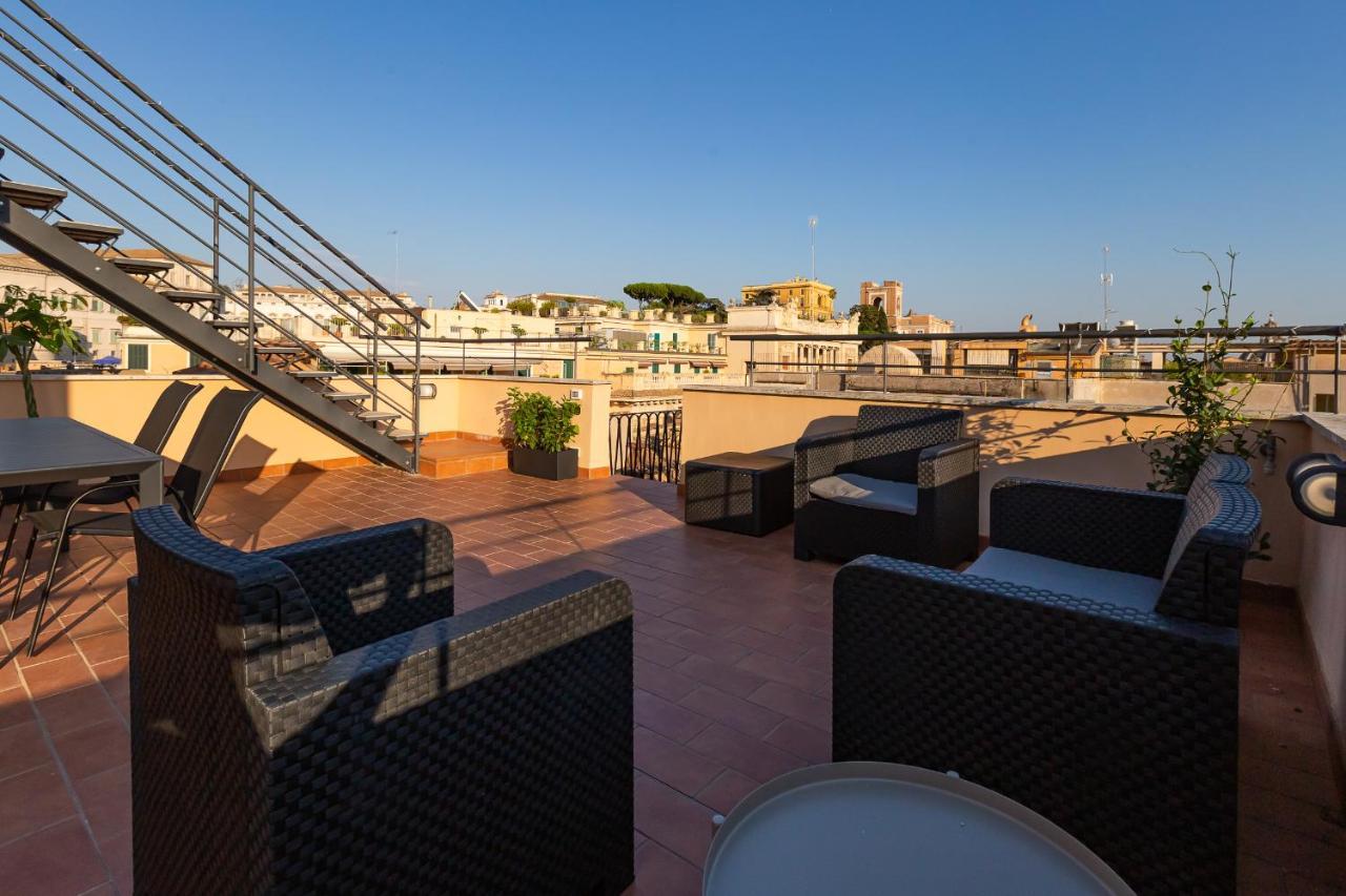 Отель Vivilo Roma Trevi - Luxury Experience - Private Jacuzzi On Terrace - Insane View Экстерьер фото
