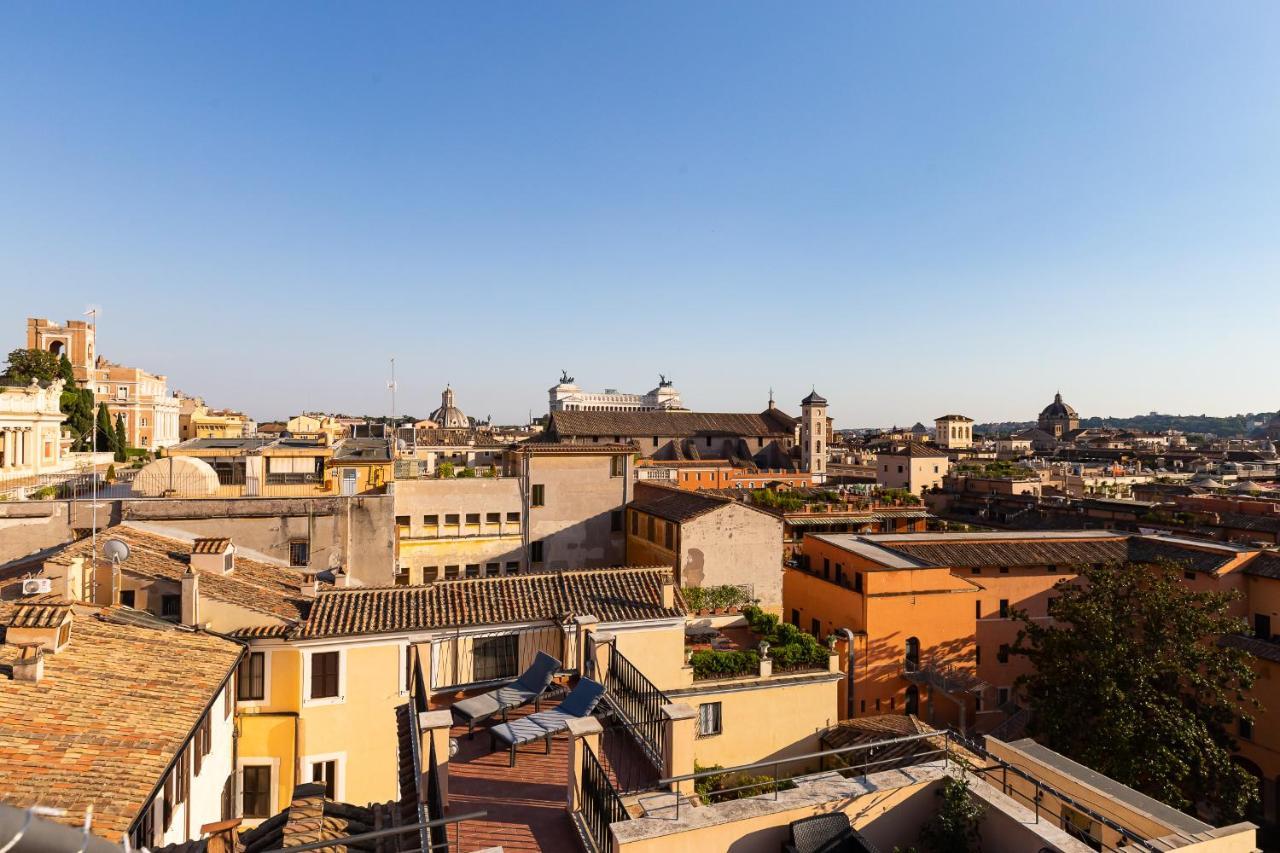 Отель Vivilo Roma Trevi - Luxury Experience - Private Jacuzzi On Terrace - Insane View Экстерьер фото