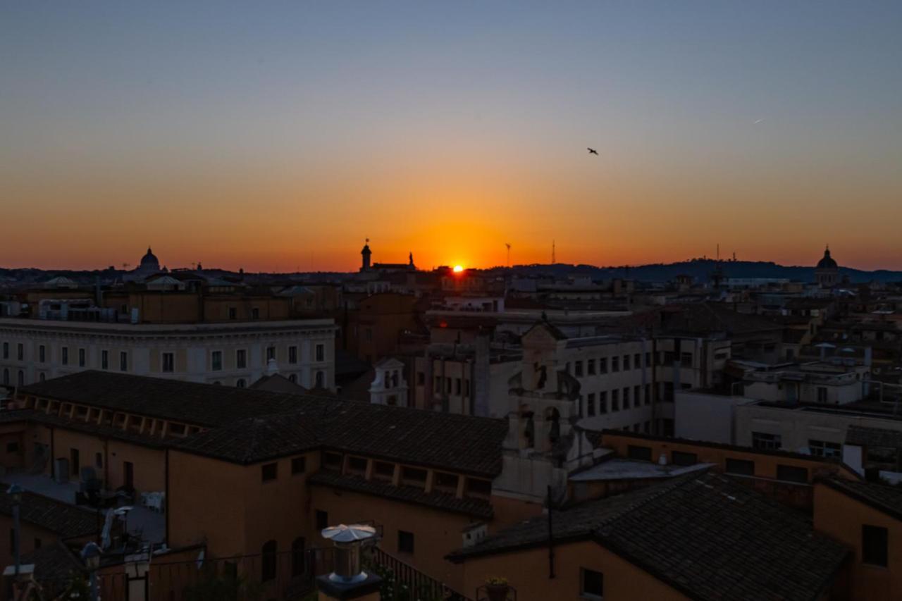 Отель Vivilo Roma Trevi - Luxury Experience - Private Jacuzzi On Terrace - Insane View Экстерьер фото