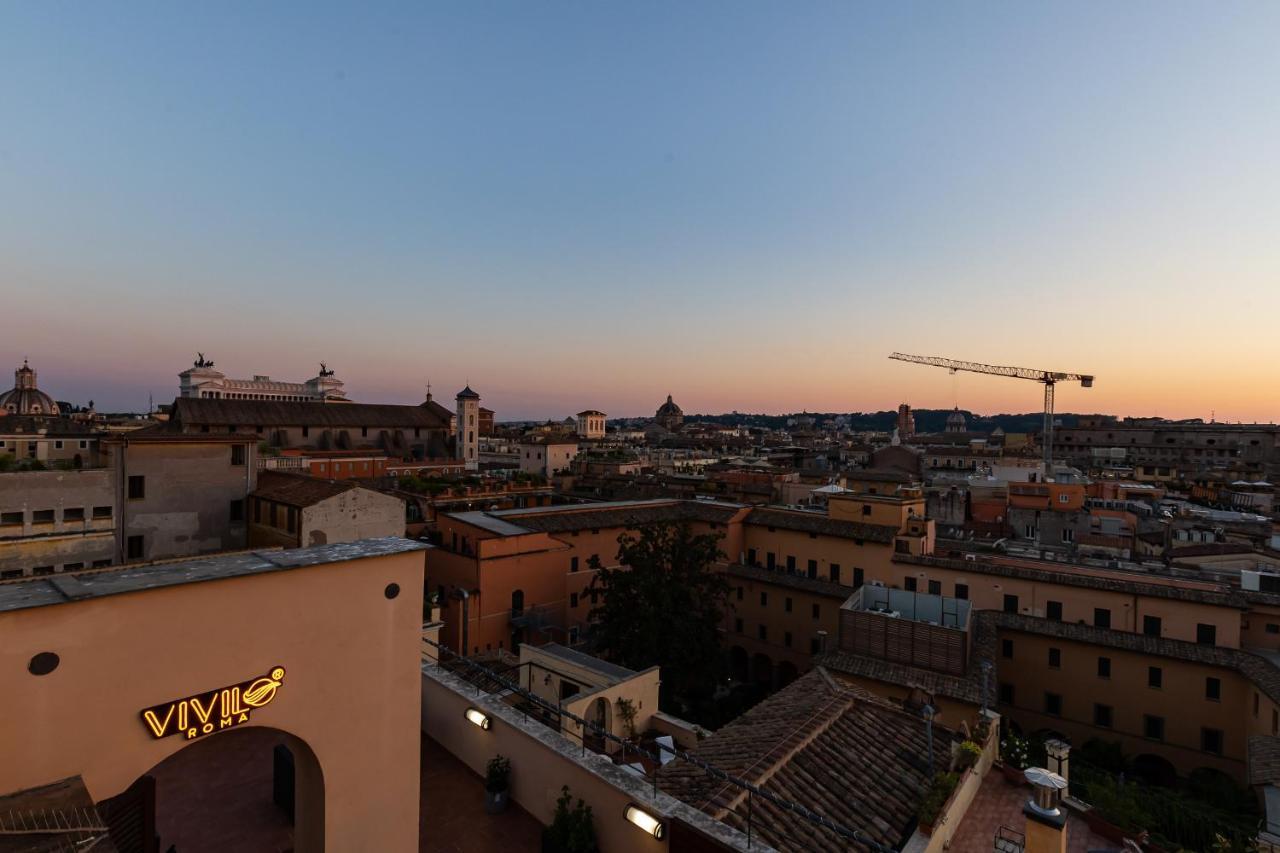 Отель Vivilo Roma Trevi - Luxury Experience - Private Jacuzzi On Terrace - Insane View Экстерьер фото