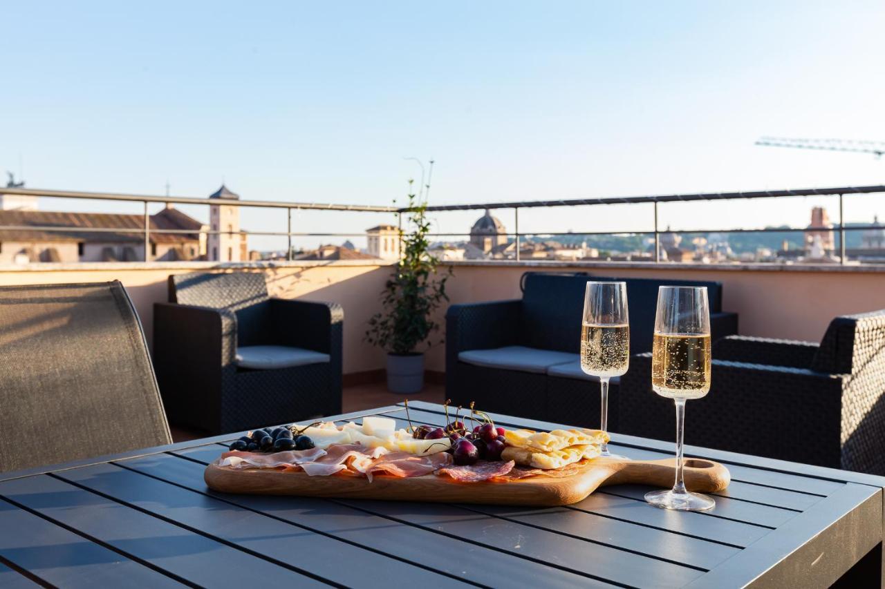 Отель Vivilo Roma Trevi - Luxury Experience - Private Jacuzzi On Terrace - Insane View Экстерьер фото