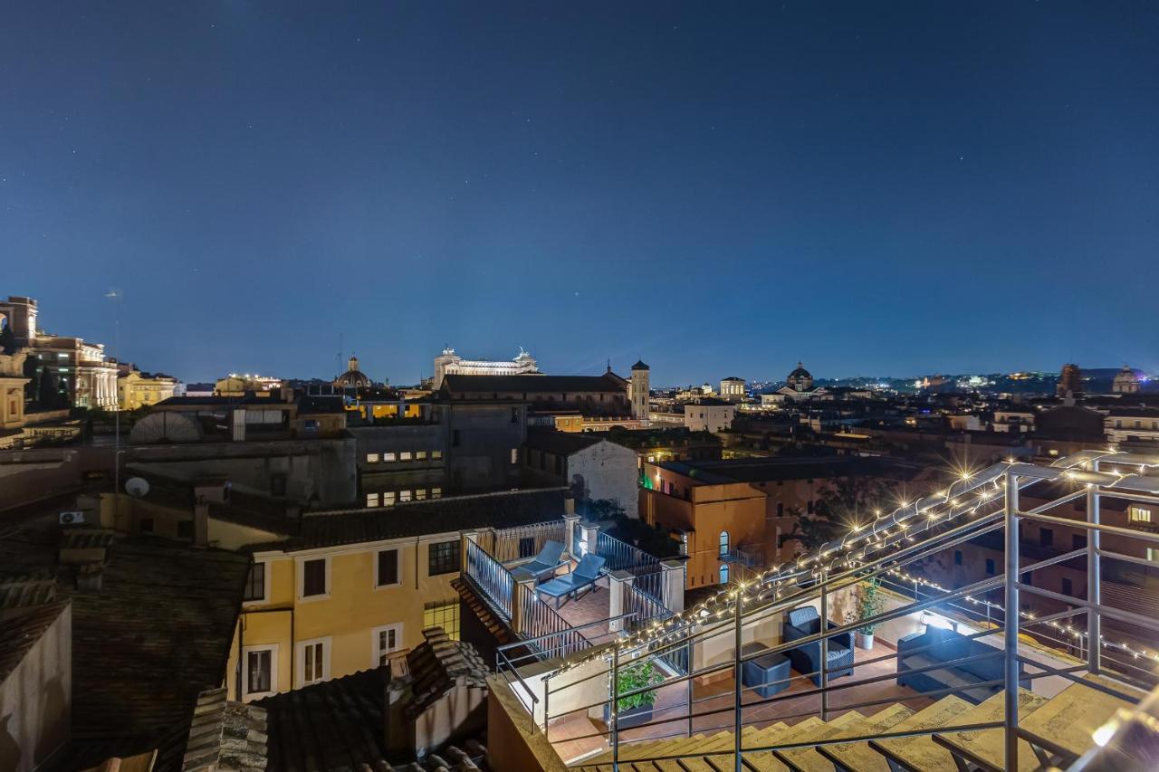 Отель Vivilo Roma Trevi - Luxury Experience - Private Jacuzzi On Terrace - Insane View Экстерьер фото