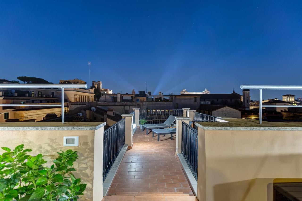 Отель Vivilo Roma Trevi - Luxury Experience - Private Jacuzzi On Terrace - Insane View Экстерьер фото